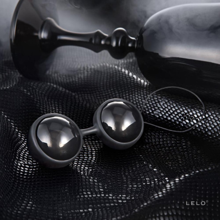 Вагинальные шарики LELO Luna Beads Noir Black, смещенный центр тяжести, диаметр 2,9 см, 2х37 г || Вагінальні кульки LELO Luna Beads Noir Black, зміщений центр ваги, діаметр 2,9 см, 2х37 г